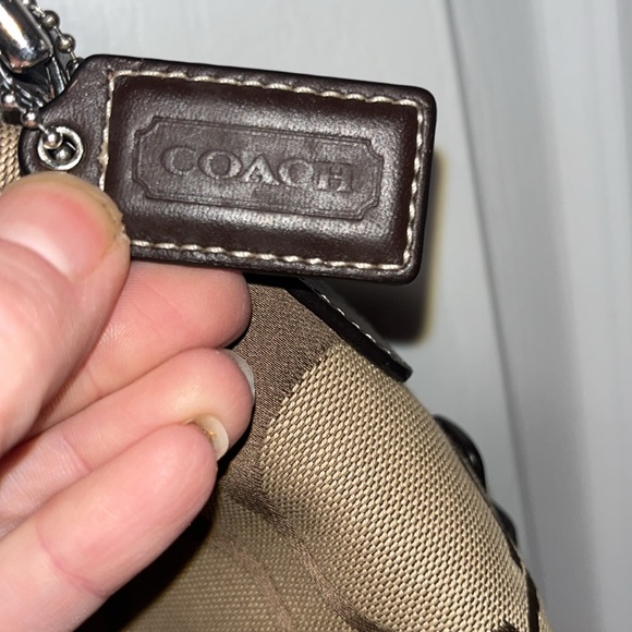 Coach purse! In Excellent used condition! π - Picture 7 of 16